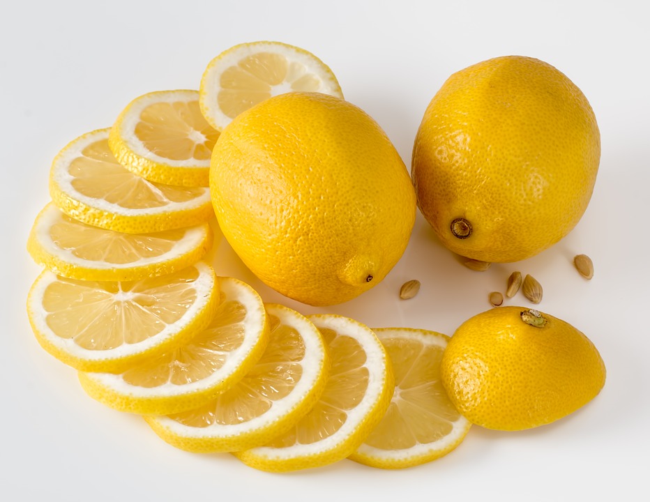 Петрушка і лимон: рецепти для схуднення та зняття набряклості