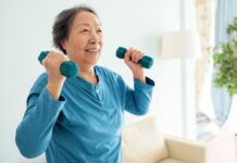 5 Эссенциальных упражнений с гантелями для силы и подвижности у пожилых людей