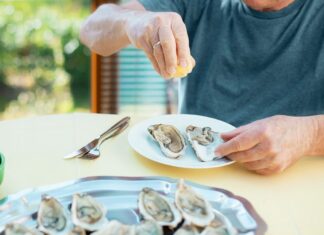 Waarom bepaalde voedingsmiddelen maagpijn veroorzaken: een uitgebreide gids