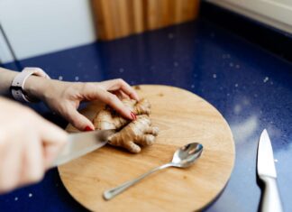 Ginger: Benefits, Uses, Side Effects, and Evidence-Based Insights