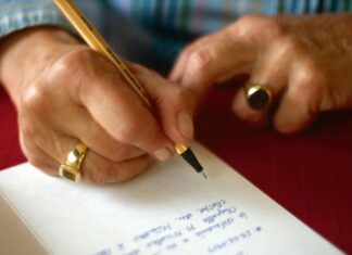 Як висловити співчуття: що сказати, коли слів недостатньо