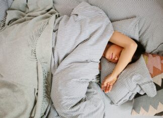 Вечірні тренування: як час впливає на якість сну