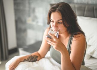 Ранкова Гідратація: Як вода впливає на ваш організм