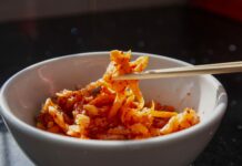 Як ферментовані продукти покращують здоров’я кишечника: науково обґрунтований посібник