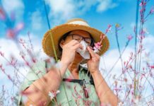 Псоріаз та Алергії: Глибокий Погляд на Зв’язок з Імунною Системою