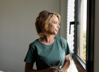 Почему стандартные тесты на болезнь Альцгеймера могут пропускать тревожные признаки у женщин