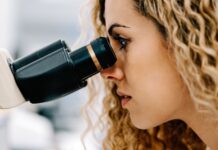 Tichý soused: jak gen ASPA řídí mikroprostředí nádoru