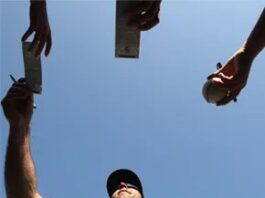 De natuurkunde van een honkbal van 5 oz: waarom stuitert het zo?